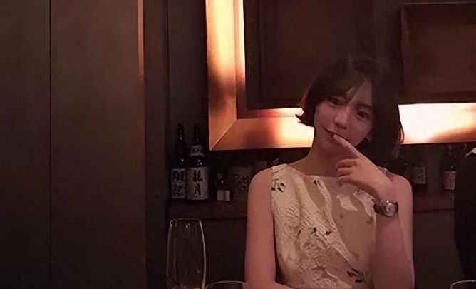 被全球通缉的“毒后”，背后有个大靠山-华闻时空