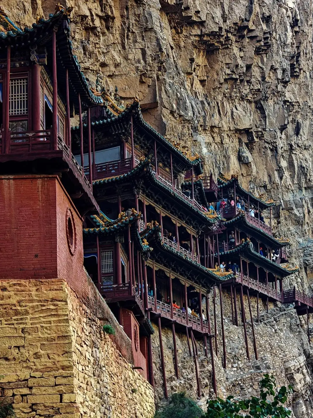 悬崖上的奇迹：中国十大惊险建筑，你知道几个？ -华闻时空