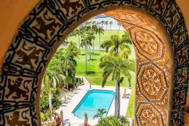 奢华之巅:深入探访特朗普的海湖庄园 -华闻时空