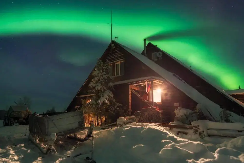 冷门极光胜地!这里比北欧北美便宜太多了-华闻时空