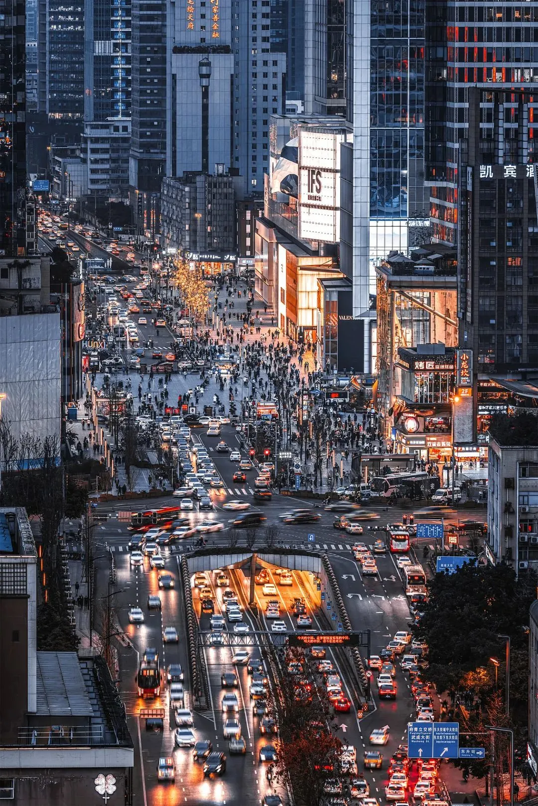 外国人在成都,这里成了他们的“第二故乡”-华闻时空