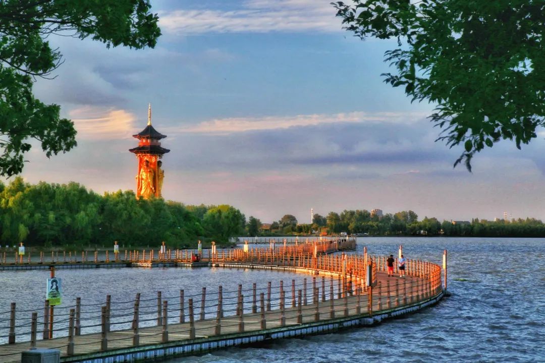 既有绝色盛景,也有极致美味,错过这座小城才是真的后悔啊-华闻时空