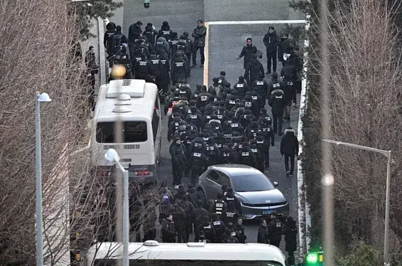 快讯！韩媒：尹锡悦被逮捕-华闻时空
