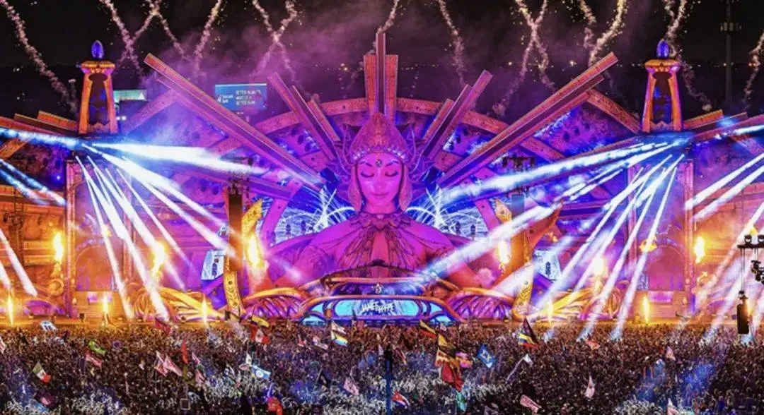 突发！泰国普吉岛电音节上两名游客身亡-华闻时空