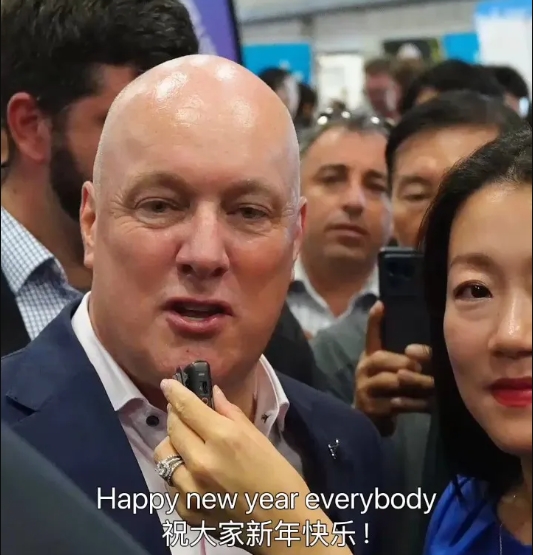 屋仑华侨会所举办的春节花市同乐日真是热闹非凡-华闻时空