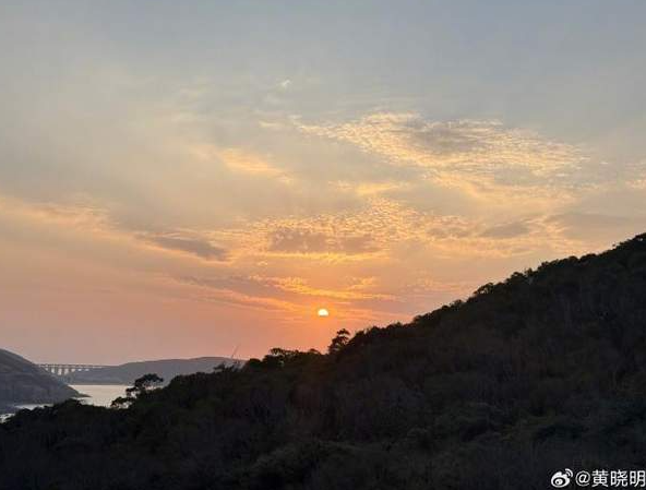 黄晓明在线辟谣输了十个亿：欢乐豆吗？-华闻时空