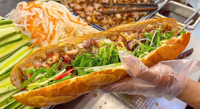 越南一天卖1000个面包是如何制作的-华闻时空