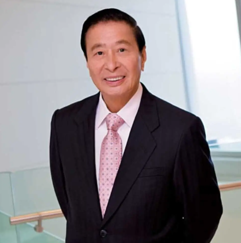 “香港楼王”李兆基去世，身家千亿卧室却只有床和衣柜 -华闻时空