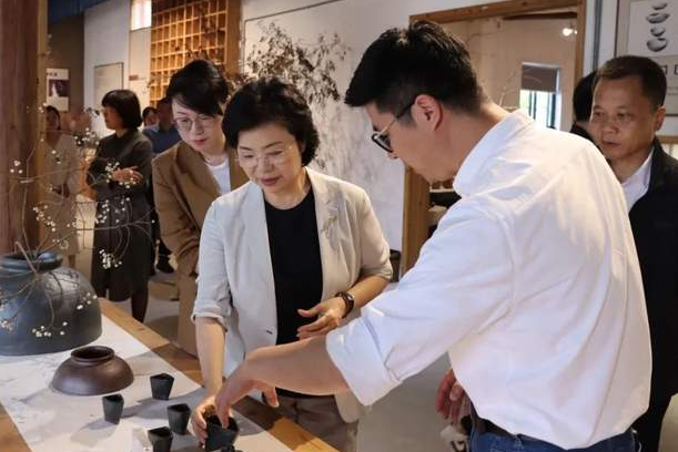 施艾珠赴洞头区调研政协工作 为加快“海上花园”建设贡献智慧力量-华闻时空