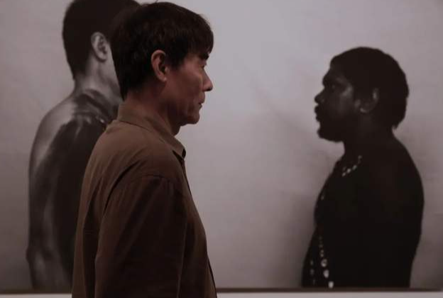 两个世纪的守望:周小平用艺术唤醒原住民华裔历史-华闻时空