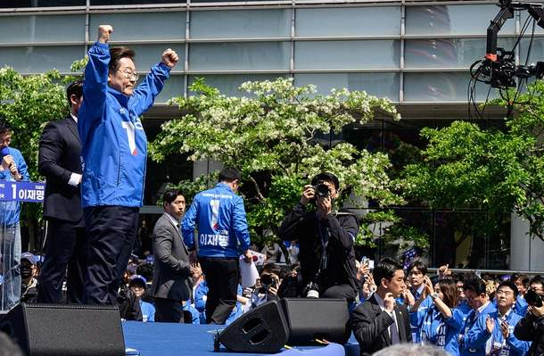 韩国总统选战打响：7人角逐李在明领跑，执政党临阵换将陷入分裂-华闻时空