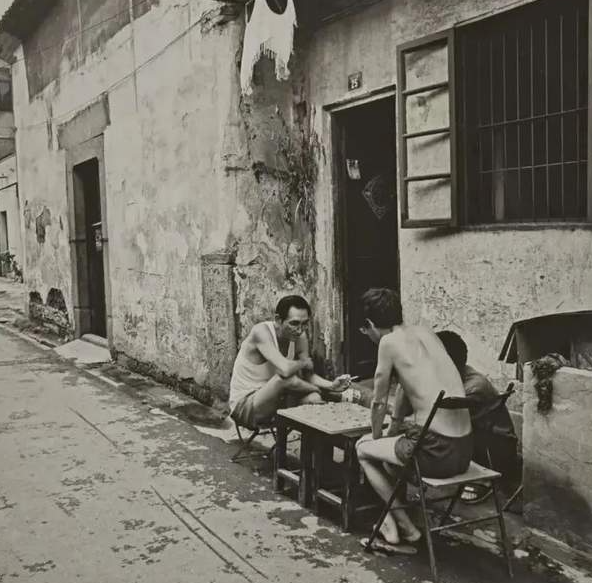 凝固时光的城市记忆:《九十年代老杭州》薛华克摄影展开幕-华闻时空