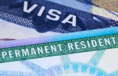 点赞也有错？美国暂停学生签证面试，这些行为恐成“拒签”导火索！-华闻时空