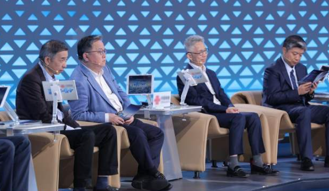 中国电视-《赢在AI+》 :“AI智库团”打造“最强后盾”-华闻时空