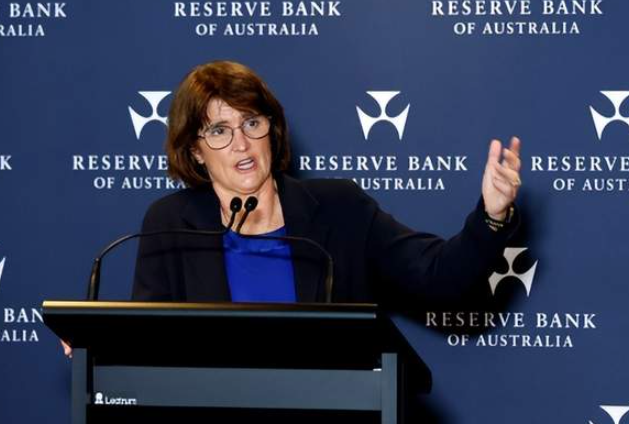 重磅！澳币汇率瞬间飙升，特朗普再掀关税战！澳洲联储宣布不降息，事关无数人！每年等于白捡数千澳币…-华闻时空