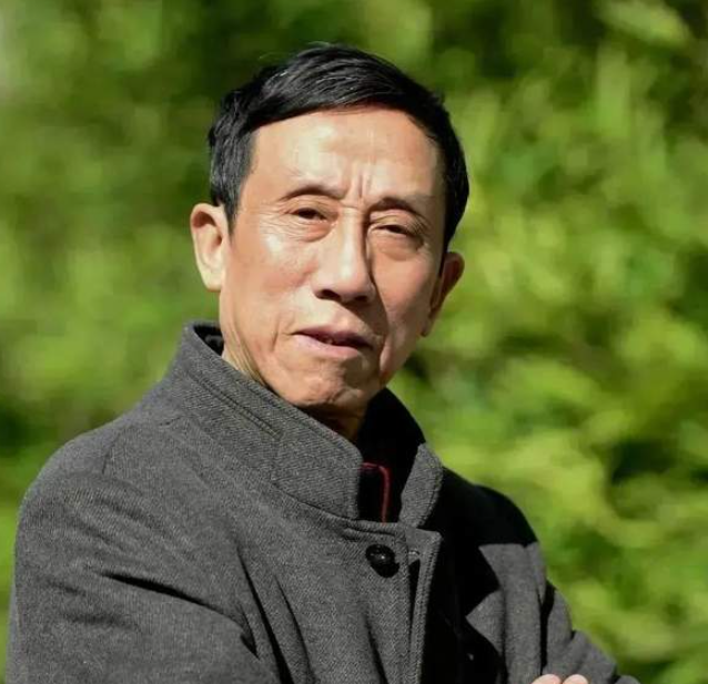 小小说名家聂鑫森-华闻时空