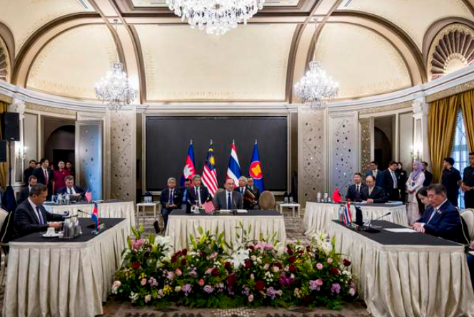 国际观察｜会谈不到3小时，泰柬为何能迅速达成停火-华闻时空