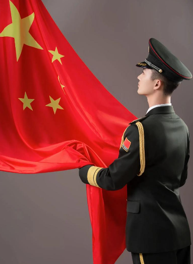 姜敏达诗歌欣赏：我，曾经是一名军人-华闻时空