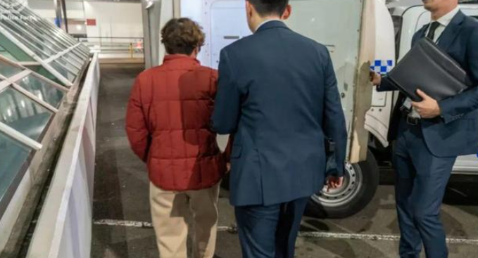 7名华人嫌犯入境照公布！可能逃到新西兰，华超、中药房附近出现概率高！-华闻时空