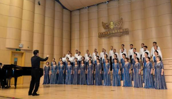 【发挥作用】市老干部合唱团倾情献唱展风采,传递银发好声音-华闻时空