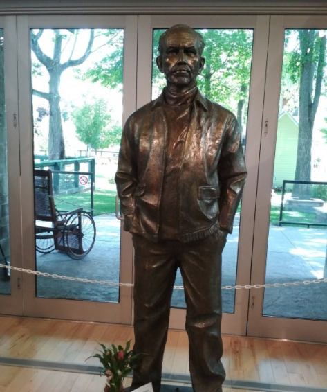 姜敏达诗歌欣赏:《寻访白求恩故里》(外二首)-华闻时空