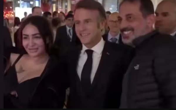 法国总统也不行，也得等着-华闻时空