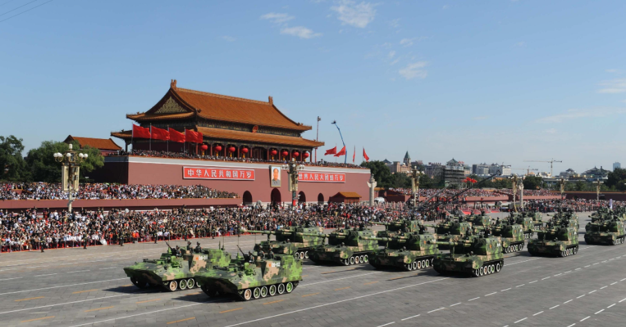 天安门前威武雄师让我热泪盈眶 观看93胜利日大阅兵有感-华闻时空