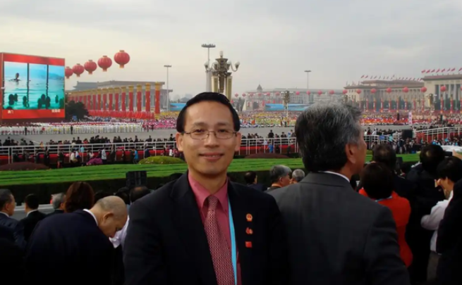 五次登天安门观礼台，杨文田的家国记忆-华闻时空