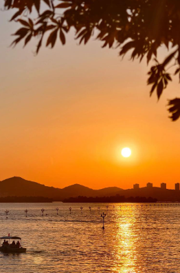 姜敏达诗歌欣赏：乐清湾的暮色-华闻时空