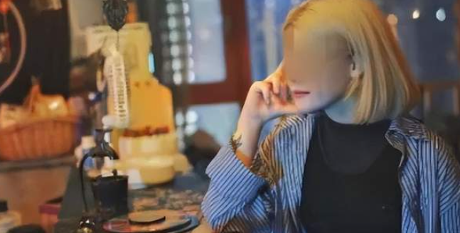 毛骨悚然! 26岁美女歌手误陷诈骗园区, 惨被杀害!器官疑被摘售! 亲人遭巨额勒索-华闻时空