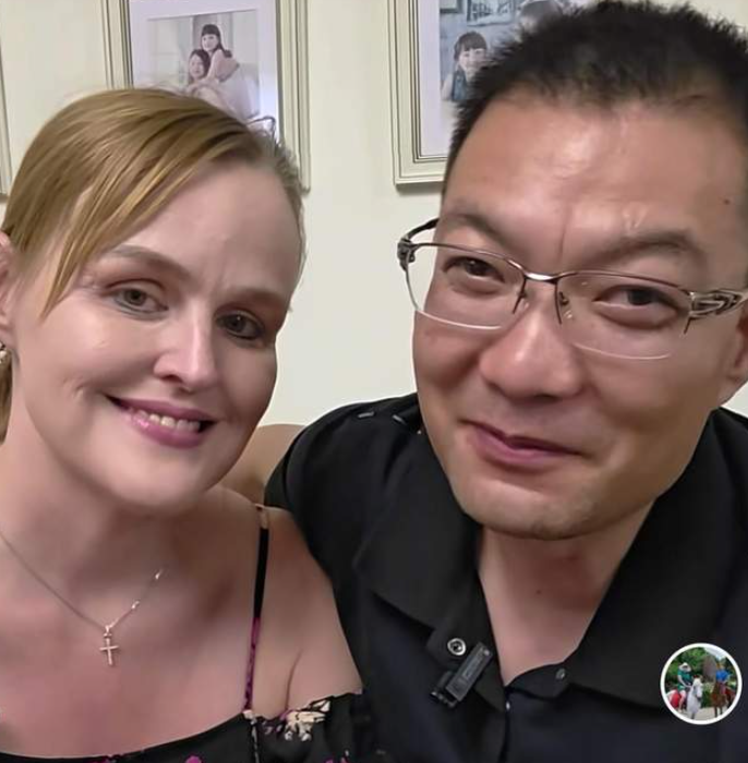 按摩店初中文凭小伙娶美国女博士：已结婚20年，当时她本科毕业，有爱就能冲破一切隔阂和枷锁-华闻时空