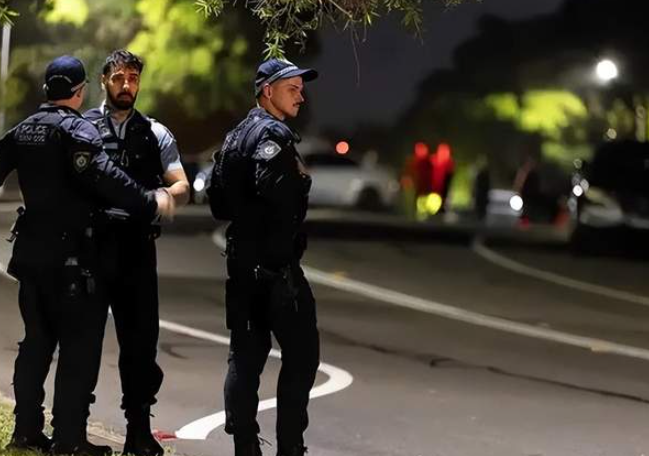 枪手父子作案前租住华人区, 母亲: 我儿子不抽烟不喝酒, 是个好孩子! 同事爆料恐怖细节, 早有端倪…-华闻时空