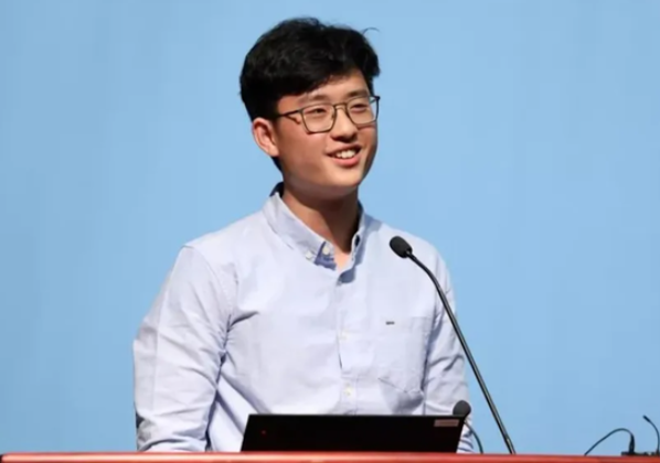 重磅: 27岁OpenAI大神回国, 出任腾讯首席AI科学家! 清华学霸一路开挂-华闻时空
