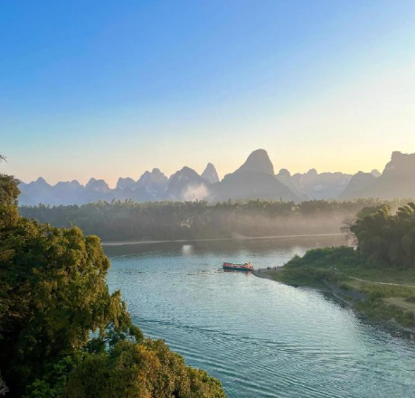 璎洛诗歌欣赏:《梦或非梦:记一个少女的半生》-华闻时空