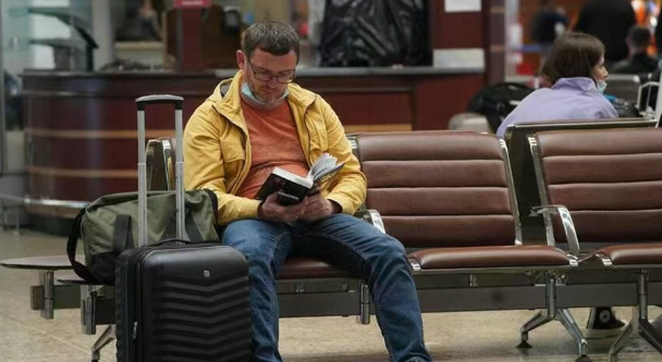 圣彼得堡机场又有超40架航班延误-华闻时空