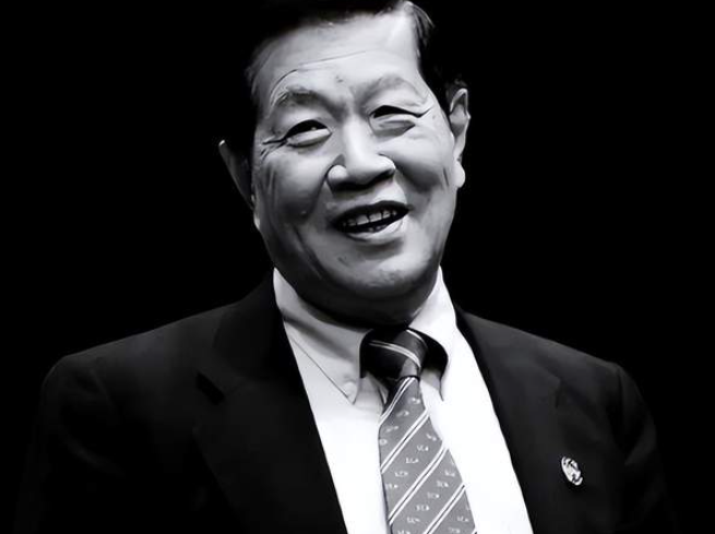 一代传奇谢幕！87岁华人神探离世，他捐出几乎所有器官，唯独保留眼睛，理由是…-华闻时空