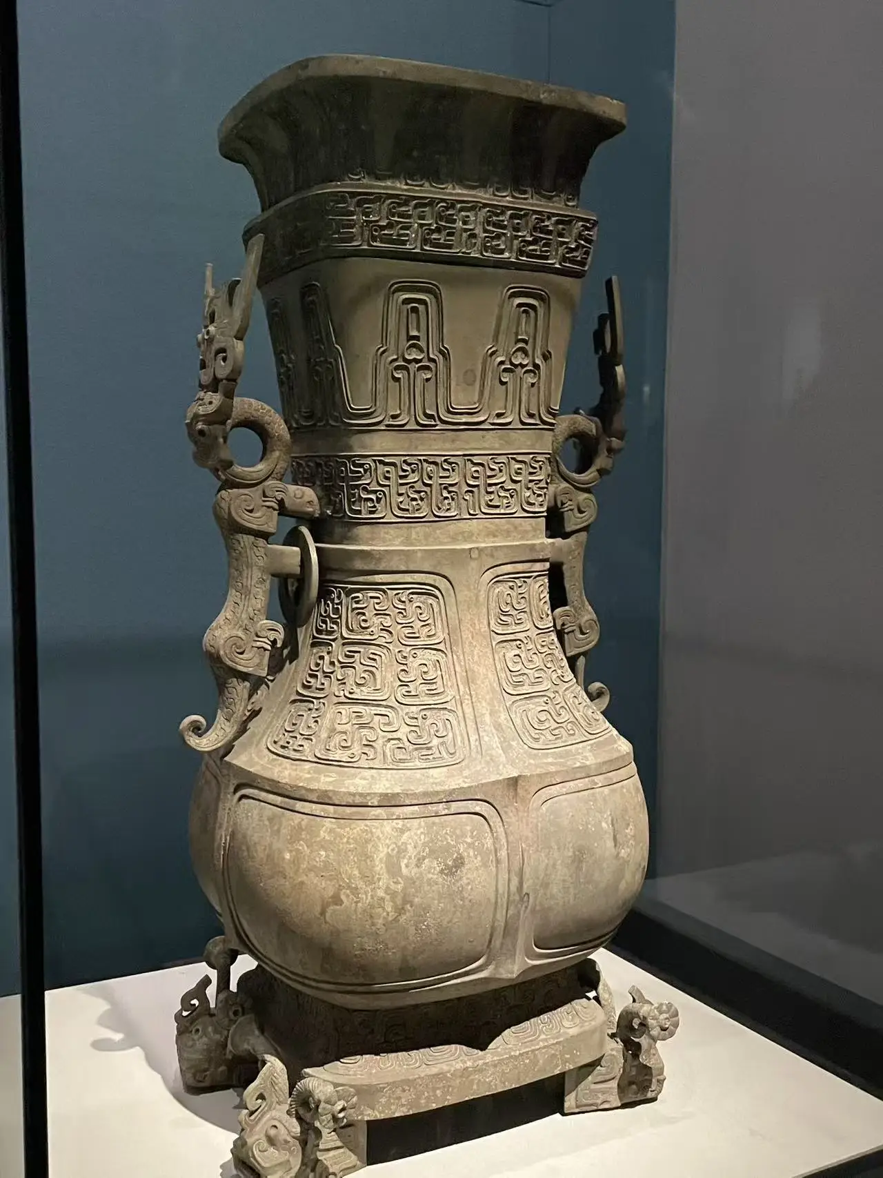 图片[7]-同一时代青铜艺术，却展现了东西方的同工异曲！-华闻时空