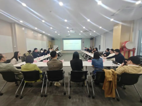 常务副会长郦政为，副会长吴韵、王容峰走进“群核科技”-华闻时空