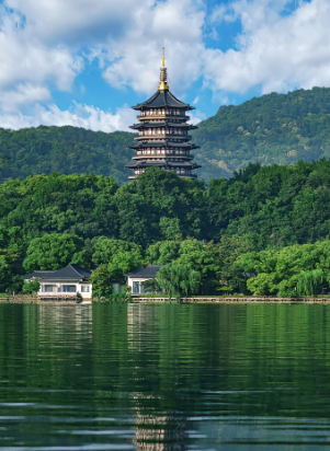 雪染苏堤，雨润生命——读冰凌《西湖三章》有感-华闻时空
