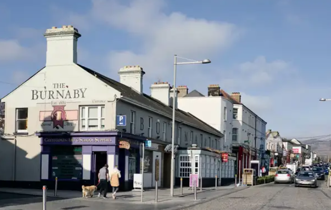 禁用社交平台与不买智能手机，澳大利亚与爱尔兰的两种童年路径-华闻时空