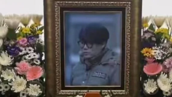 图片[1]-40岁韩国导演去世真相公布！与自闭症儿子吃夜宵被辱骂，道歉无果遭围殴丧命-华闻时空