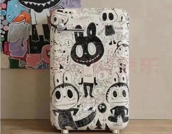 一台冰箱9万！5999元的LABUBU冰箱被炒到溢价15倍-华闻时空