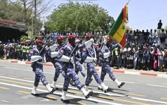 图片[1]-塞内加尔：政府举行阅兵式庆祝独立66周年-华闻时空