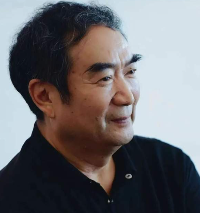 小小说文论家和教育家-华闻时空