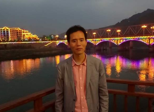 从教与文学的距离-华闻时空