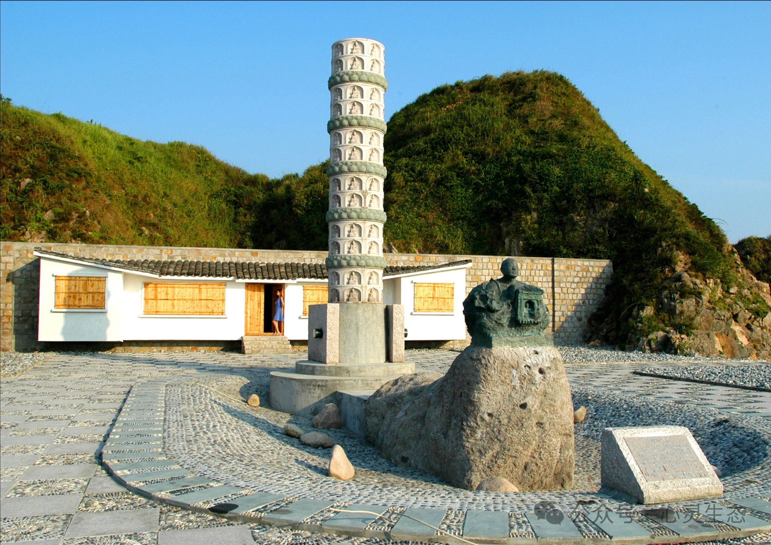 莲花岛慧锷广场 ——选自朱仁民《莲花岛札记》-华闻时空
