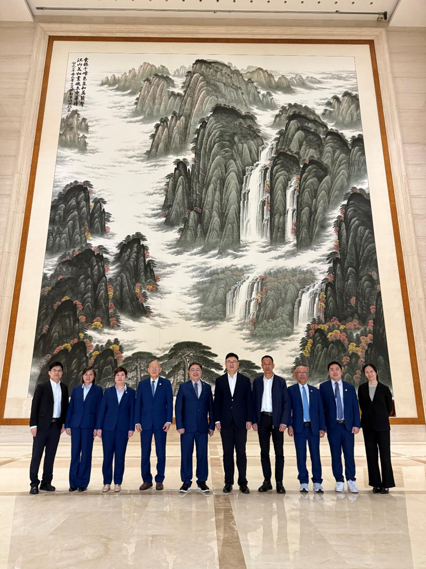 澳門梁族聯誼會拜訪中聯辦  匯報九十周年會慶籌備情況-华闻时空
