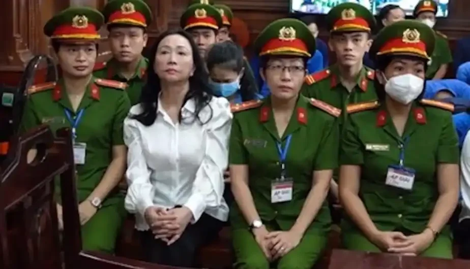 图片[1]-越南前女首富张美兰资产接连被拍卖：两个爱马仕包起拍价超百万，游艇降价后仍流拍-华闻时空