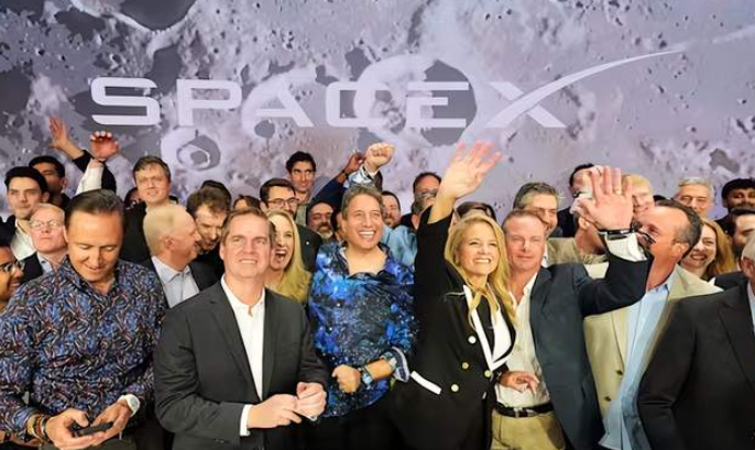 SpaceX 上市首日大涨近20%,Musk成为全球首位万亿富翁!-华闻时空