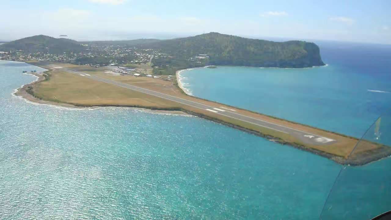 马约特岛附近海底发现“二氧化碳冰块”-华闻时空